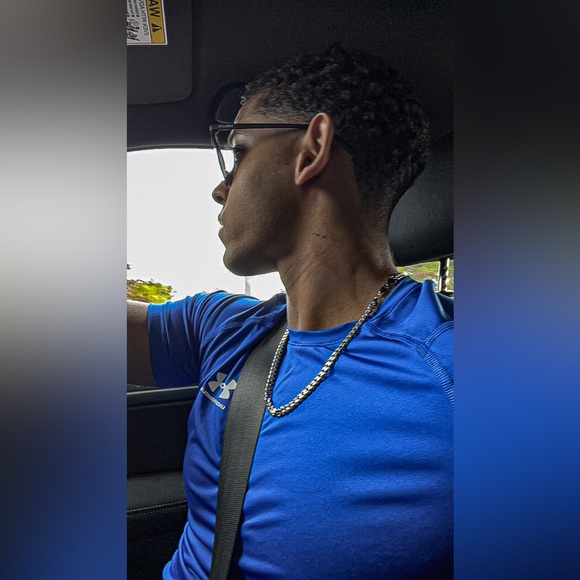 Meet your Posher, Pono - Picture 1 of 1